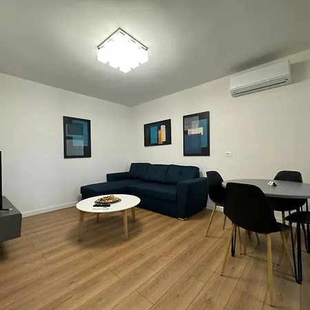 Be My Guest - Lovely * Tirana